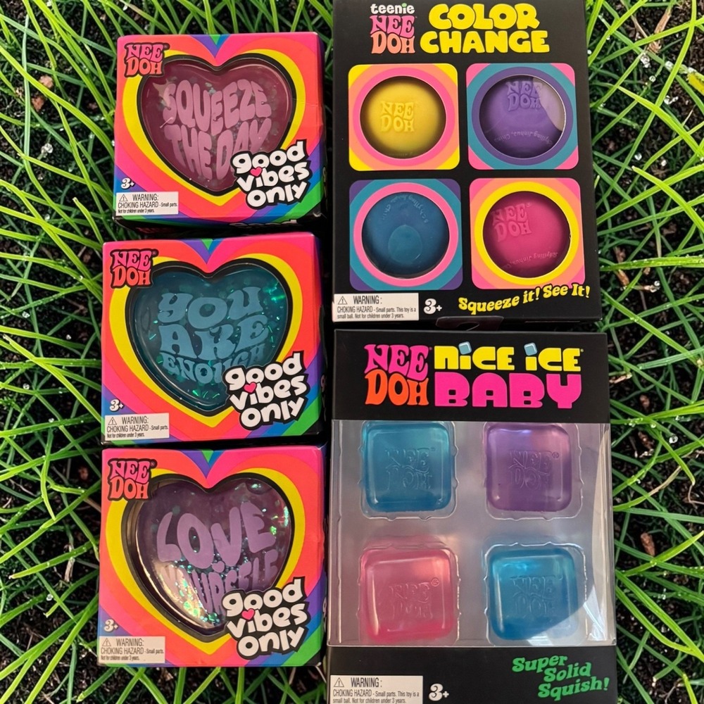 Schylling NeeDoh Bundle Good Vibes Hearts Color Change & Nice Ice Baby 5pc Set